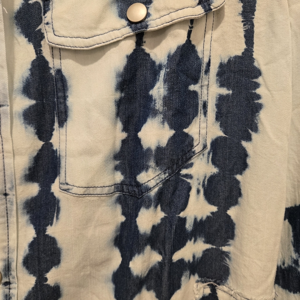 New Oli & Hali Tencel White Denim Shacket with Navy Tie-Dye Stripe - Picture 5 of 6
